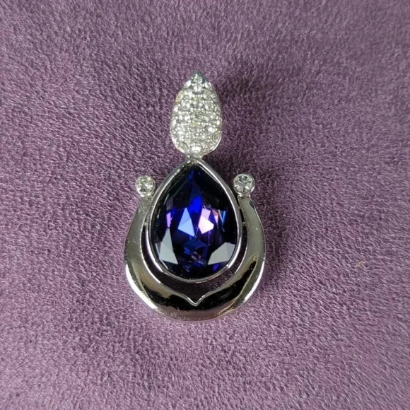 Beautiful Purple Faceted Teardrop Shaped Pendent With Rhinestones Accents - Picture 1 of 6